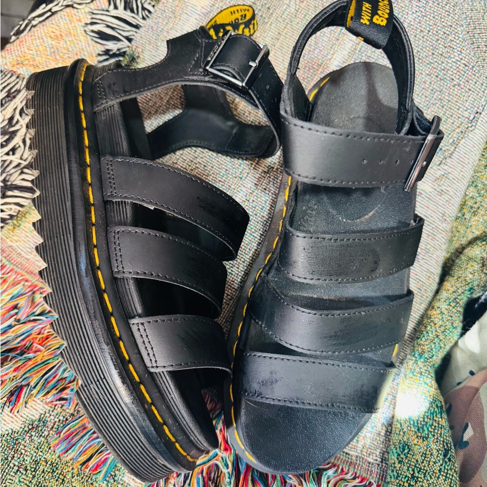 De Martens size 6 Black Leather Strap Sandals